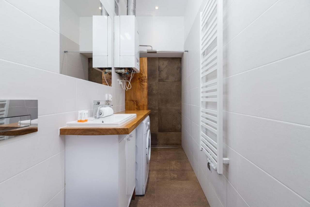 Old Town Apartments Basztowa By Renters Krakow Exterior photo